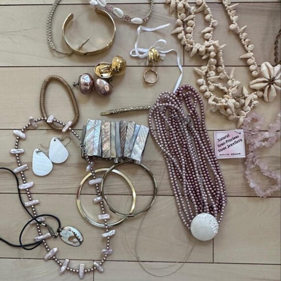 Mermaidcore Jewelry Bundle 03 – Golden Pink Tones, Pearls & Iridescent Details - Picture 4 of 5
